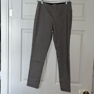 Calvin Klein Size 6 skinny pants